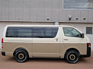 ハイエースバンディーゼル4WD　丸目カスタム　ネオクラシック