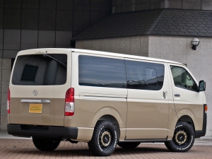 ハイエースバンディーゼル4WD　丸目カスタム　ネオクラシック