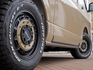 ハイエースバンディーゼル4WD　丸目カスタム　ネオクラシック