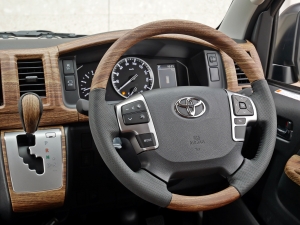 ハイエースバンディーゼル4WD　丸目カスタム　ネオクラシック