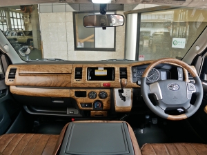 ハイエースバンDX　4WD　ディーゼル　丸目