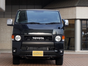 ハイエースバンディーゼル4WD　丸目カスタム　ネオクラシック