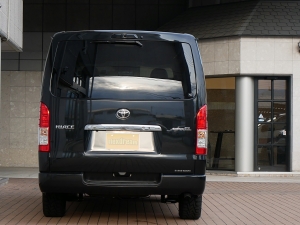 ハイエースバンディーゼル4WD　丸目カスタム　ネオクラシック