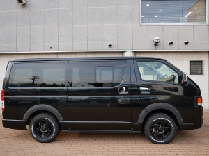 ハイエースバンディーゼル4WD　丸目カスタム　ネオクラシック