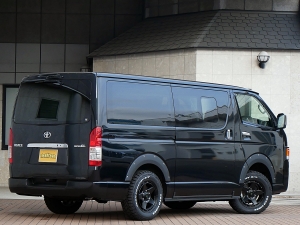 ハイエースバンディーゼル4WD　丸目カスタム　ネオクラシック