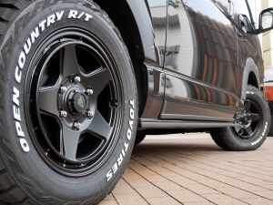 ハイエースバンディーゼル4WD　丸目カスタム　ネオクラシック