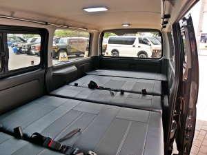 ハイエースバンディーゼル4WD　丸目カスタム　ネオクラシック