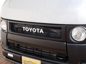 ハイエースバン新車アウトレットディーゼル4WD　丸目カスタム　ネオクラシック