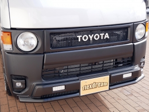 ハイエースバン新車アウトレットディーゼル4WD　丸目カスタム　ネオクラシック