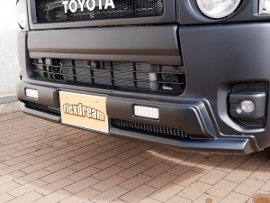 ハイエースバン新車アウトレットディーゼル4WD　丸目カスタム　ネオクラシック
