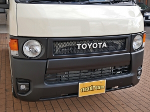 ハイエースバン新車アウトレットディーゼル4WD　丸目カスタム　ネオクラシック