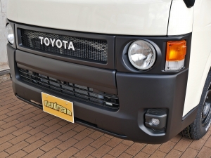ハイエースバン新車アウトレットディーゼル4WD　丸目カスタム　ネオクラシック