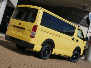 ハイエースバンディーゼル4WD　丸目カスタム　ネオクラシック