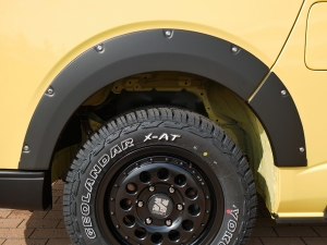 ハイエースバンディーゼル4WD　丸目カスタム　ネオクラシック