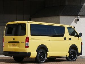 ハイエースバンディーゼル4WD　丸目カスタム　ネオクラシック