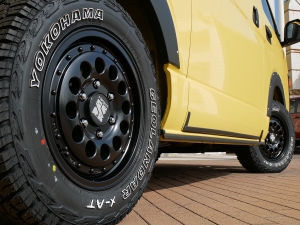 ハイエースバンディーゼル4WD　丸目カスタム　ネオクラシック