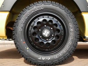 ハイエースバンディーゼル4WD　丸目カスタム　ネオクラシック