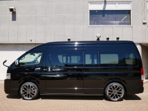 ハイエースバンスパロン　4WD　ディーゼル