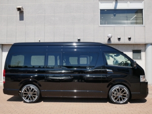 ハイエースバンスパロン　4WD　ディーゼル
