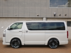 ハイエースバン新車一部改良後　ディーゼル四駆