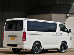 ハイエースバン新車一部改良後　ディーゼル四駆