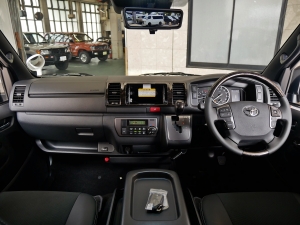 ハイエースバン新車一部改良後　ディーゼル四駆