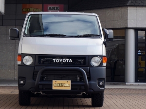 ハイエースバンディーゼル4WD　丸目カスタム　ネオクラシック