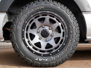 ハイエースバンディーゼル4WD　丸目カスタム　ネオクラシック