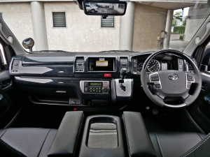 ハイエースバンディーゼル4WD　丸目カスタム　ネオクラシック