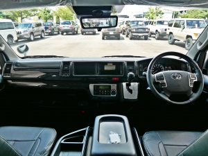 ハイエースワゴン１０人乗り　車中泊できる街乗り仕様車