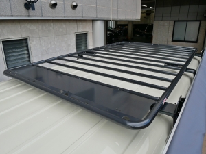 ハイエースバンディーゼル4WD　丸目カスタム　ネオクラシック