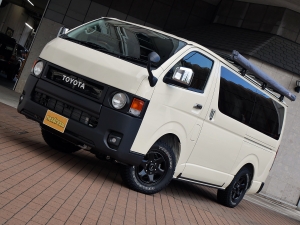 ハイエースバンディーゼル4WD　丸目カスタム　ネオクラシック