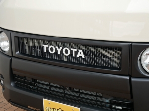 ハイエースバンディーゼル4WD　丸目カスタム　ネオクラシック