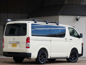 ハイエースバンディーゼル4WD　丸目カスタム　ネオクラシック
