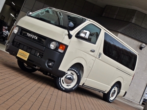 ハイエースバンディーゼル4WD　丸目カスタム　ネオクラシック