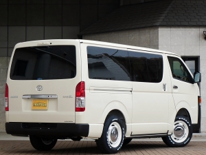 ハイエースバンディーゼル4WD　丸目カスタム　ネオクラシック