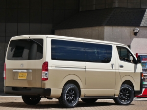 ハイエースバンディーゼル4WD　丸目カスタム　ネオクラシック