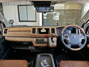 ハイエースバンディーゼル4WD　丸目カスタム　ネオクラシック
