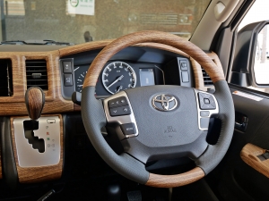 ハイエースバンディーゼル4WD　丸目カスタム　ネオクラシック