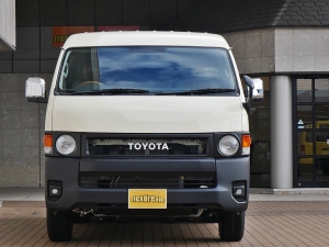 ハイエースバン新車アウトレット特設カラーライトイエロー　安全装備付き