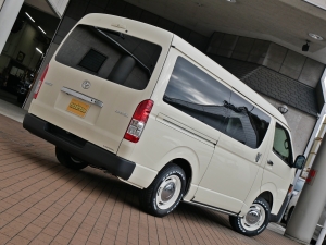 ハイエースバン新車アウトレット特設カラーライトイエロー　安全装備付き