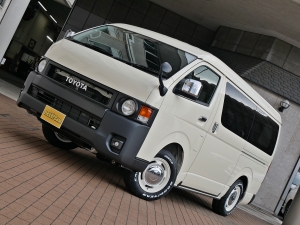 ハイエースバン新車アウトレット特設カラーライトイエロー　安全装備付き