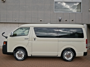 ハイエースバン新車アウトレット特設カラーライトイエロー　安全装備付き