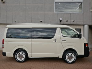 ハイエースバン新車アウトレット特設カラーライトイエロー　安全装備付き