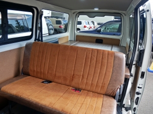 ハイエースバンDX　4WD　ディーゼル　丸目