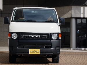 ハイエースバンDX　4WD　ディーゼル　丸目