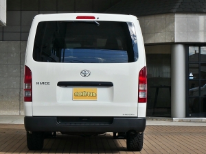 ハイエースバンDX　4WD　ディーゼル　丸目
