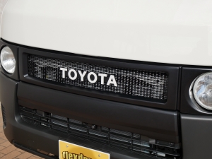 ハイエースバンDX　4WD　ディーゼル　丸目
