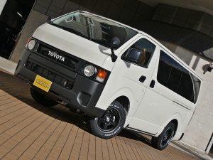 ハイエースバンDX　4WD　ディーゼル　丸目