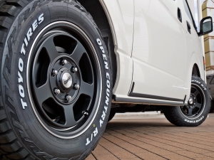 ハイエースバンDX　4WD　ディーゼル　丸目